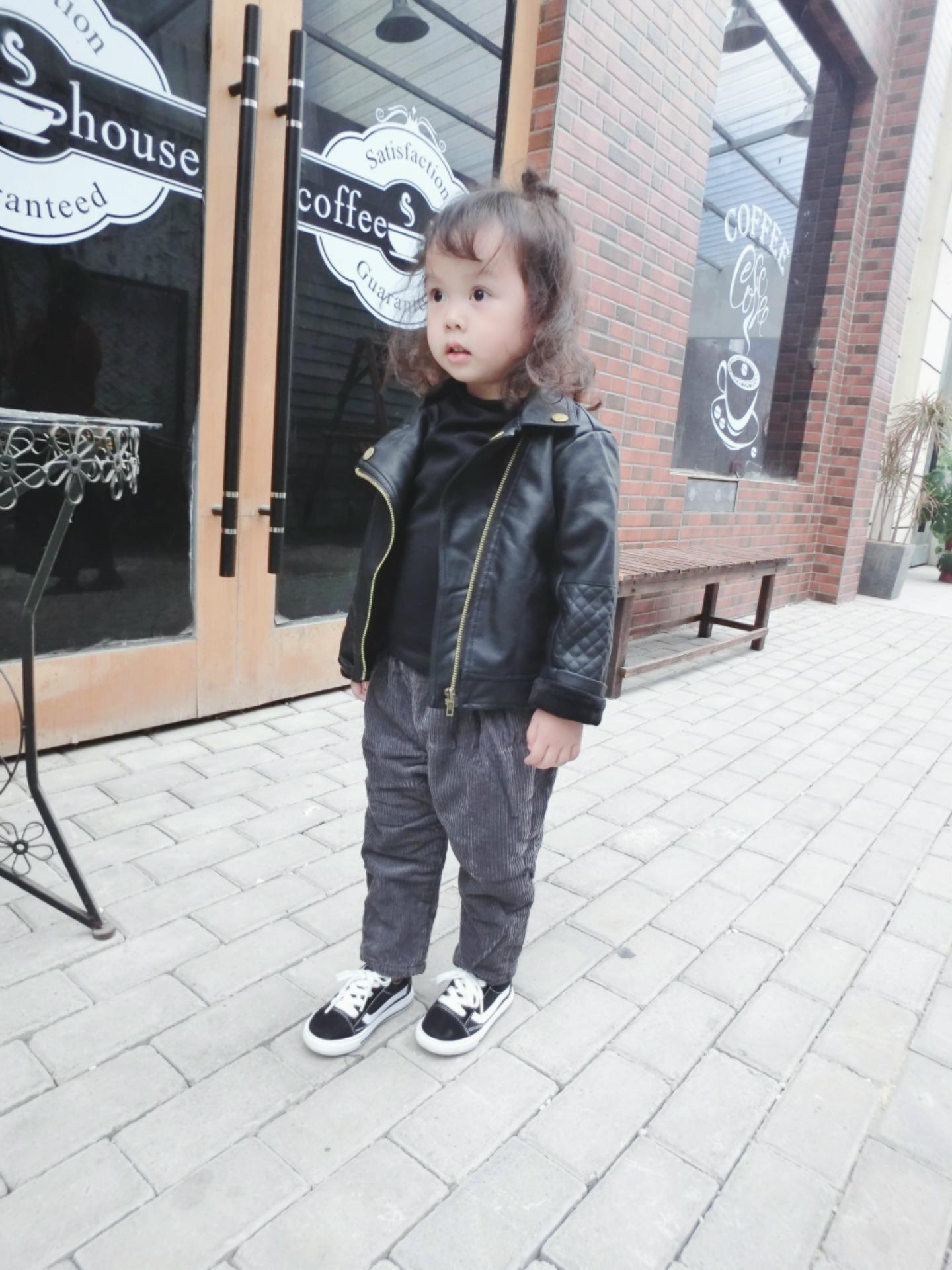 

Зимняя детская толстая кожаная куртка 2018 года - Флисовая короткая верхняя одежда для мальчиков и девочек 1 Set of 4 Pieces