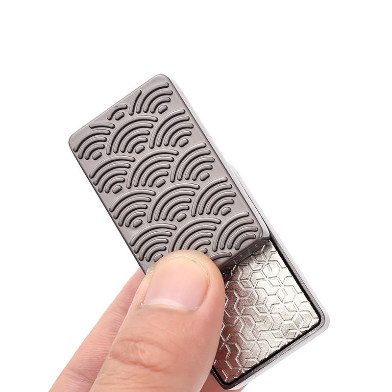 1 pz Lega EDC Push Card Albero di Natale Illimitato Metallo Punta delle Dita Giroscopio Rotatore Giocattolo Anti Pressione
