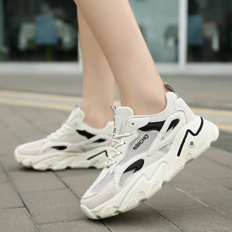 Moda zapatos viejos de suela gruesa zapatos de mujer verano transpirable y  cómodo aumento de zapatos deportivos comprar a buen precio — entrega  gratuita, reseñas reales con fotos — Joom