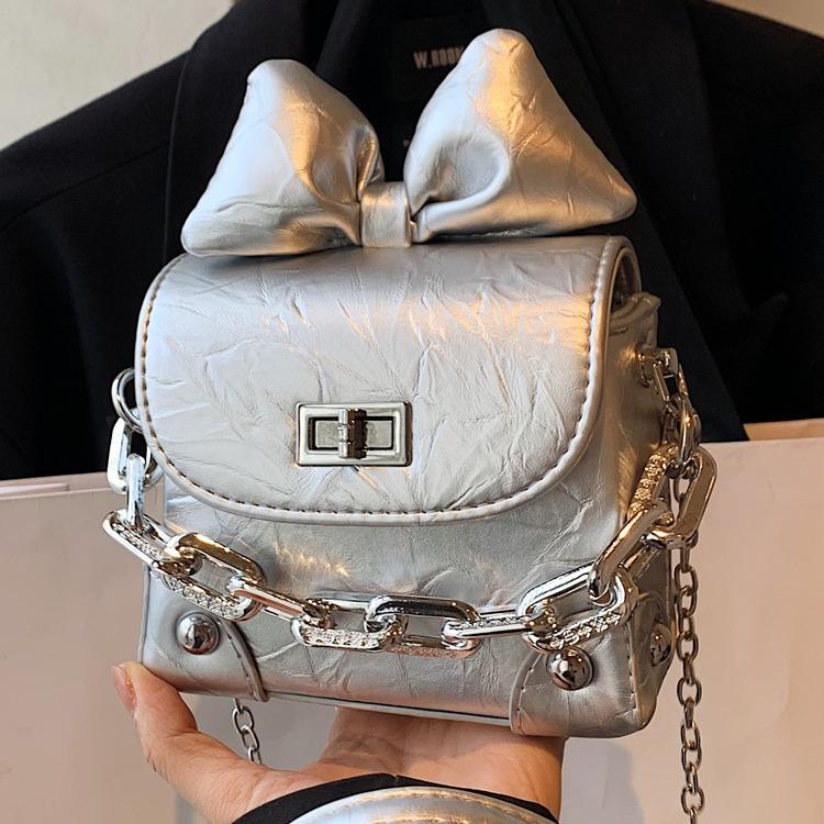 Summer fashionable white mini bag women's new 2025 high-end niche messenger bag versatile chain small square bag