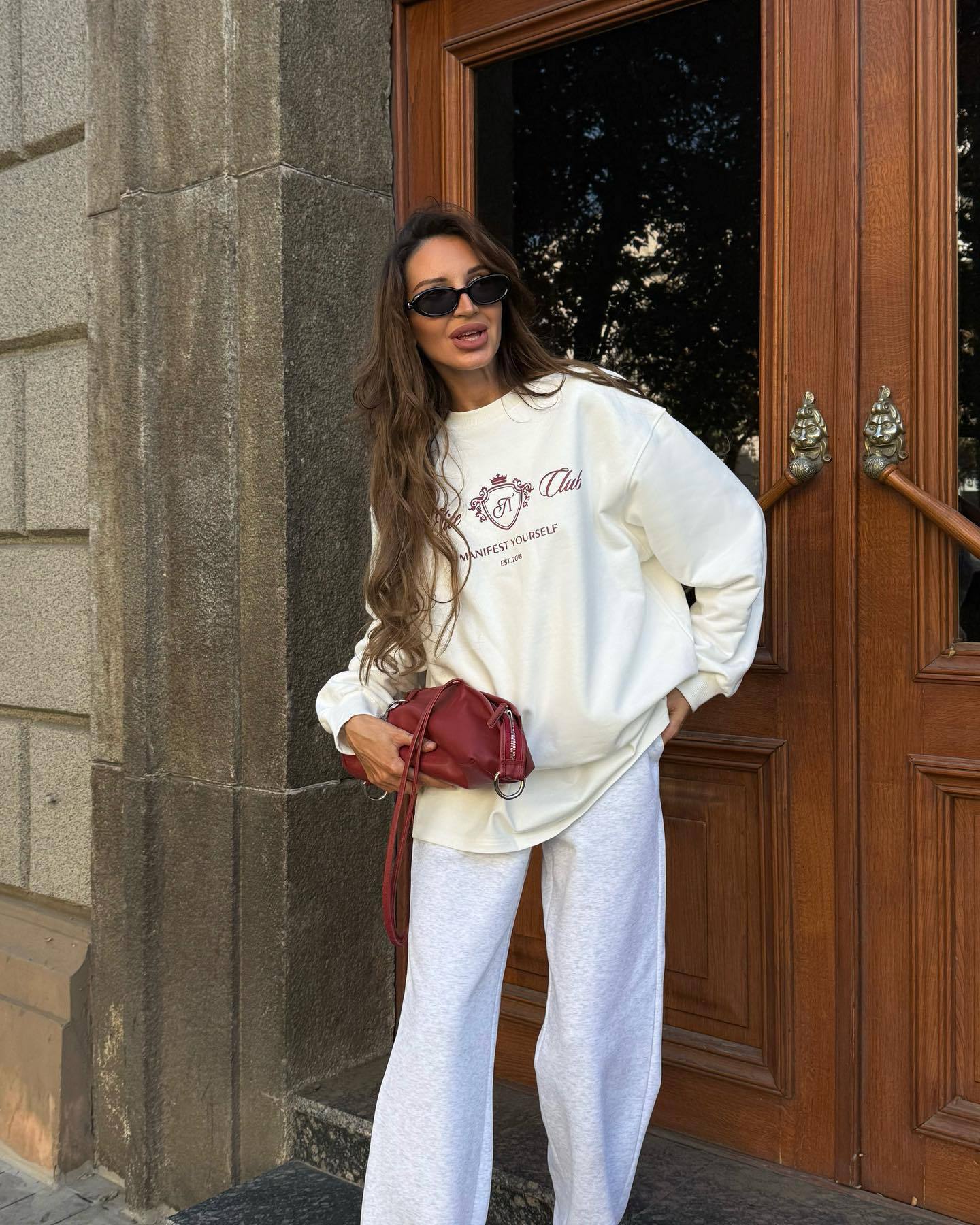 

Explosive encore red simple letter print crew neck dropped shoulder sleeve sweatshirt women s loose and versatile long-sleeved XXXL білий