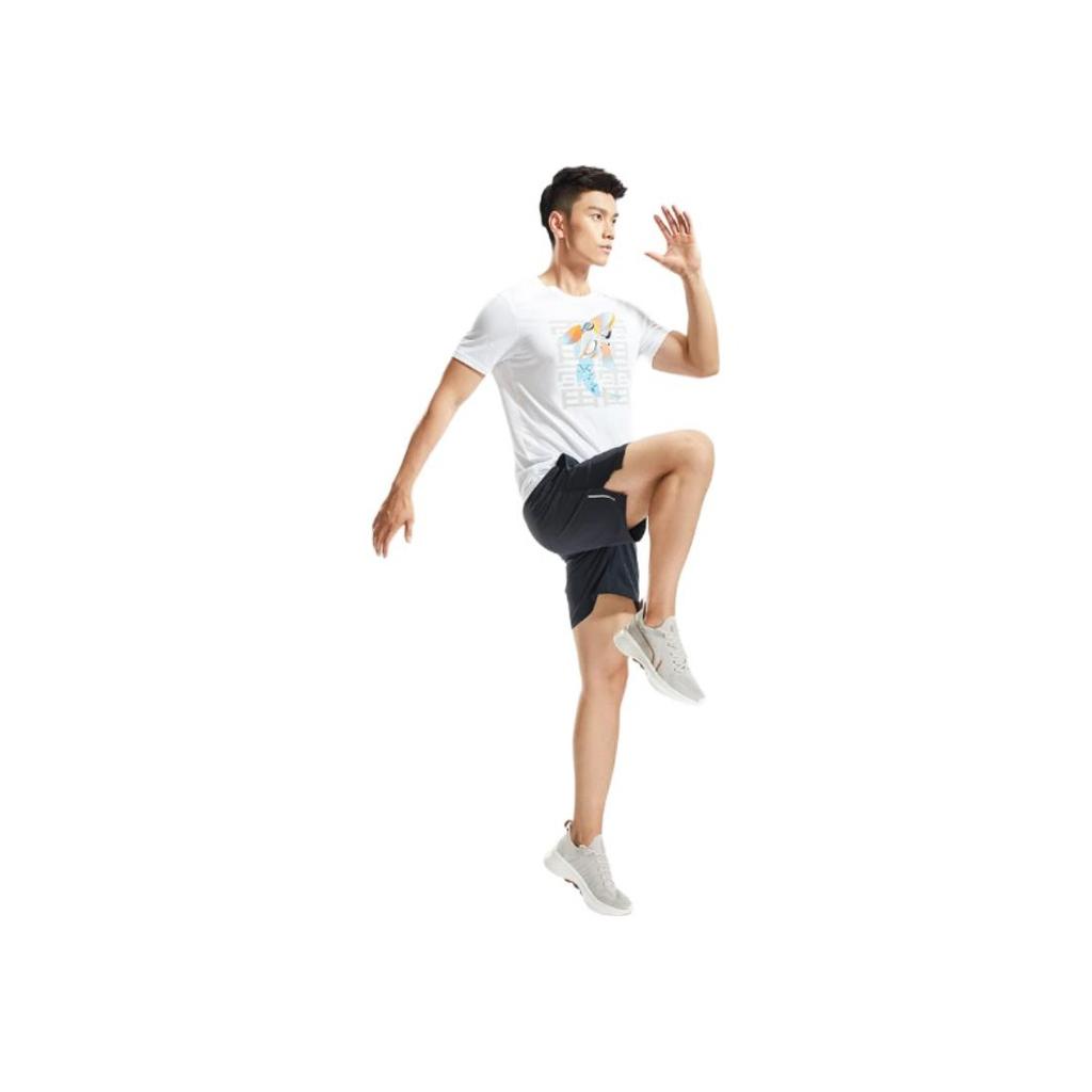 Li Ning Running Series Reflective Print Sports Crew Neck Short Sleeve T-Shirt Men Tops Standard-White ATSR489-2