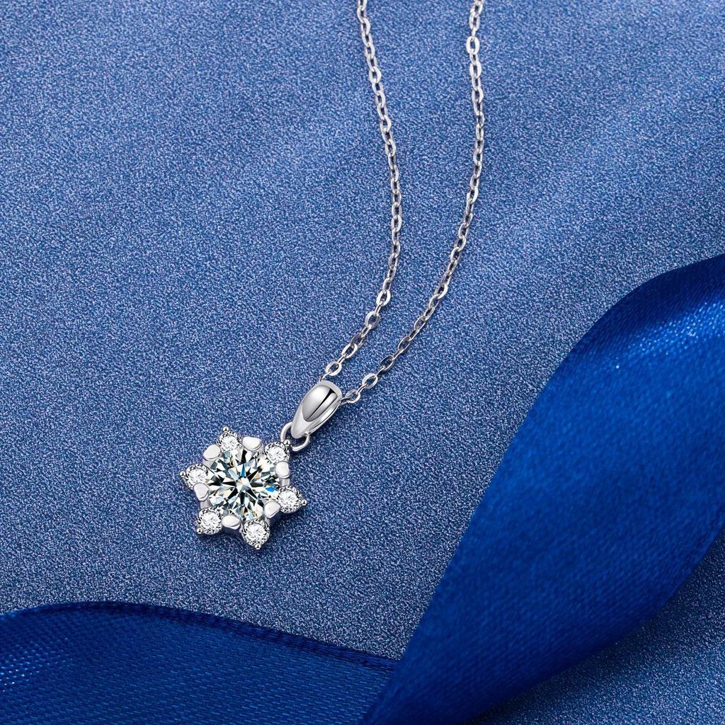 INS Style Love Claw High Carbon Zircon Snowflake 925 Sterling Silver Korean Style Clavicle Chain Moissanite Necklace