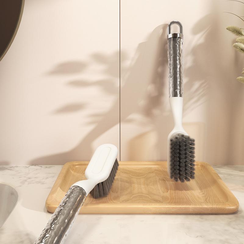 

Легкая роскошная щетка для обуви — это бытовой инструмент для чистки и мытья обуви с длинной ручкой и мягкой щетиной. Water ripple handle model