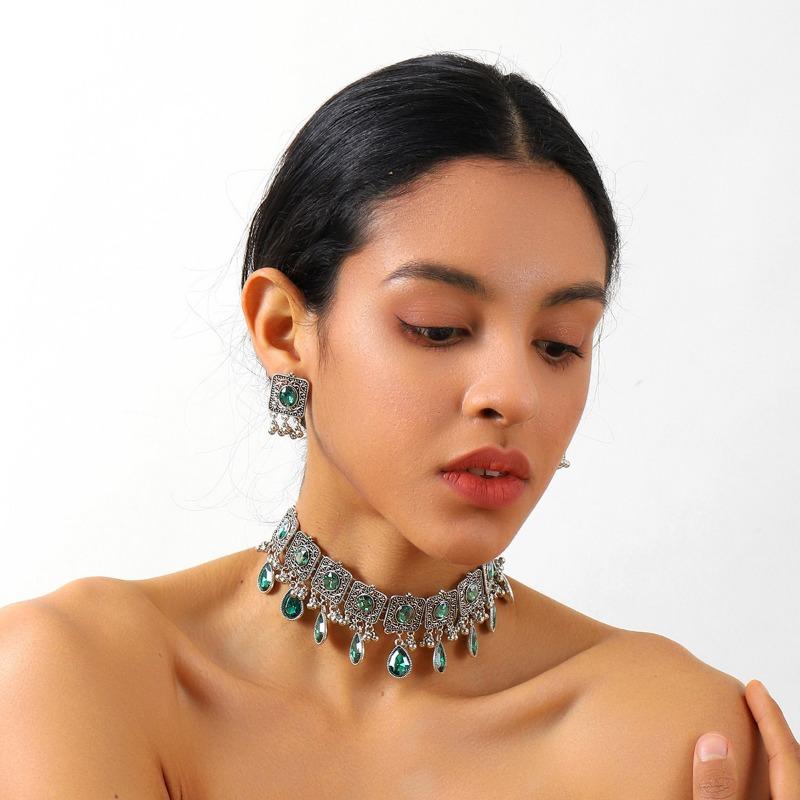Quadratischer Tropfenförmiger Edelstein Halskette Ohrring Set High-End Retro Ethnischer Stil Diamantbesetzter Schmuck
