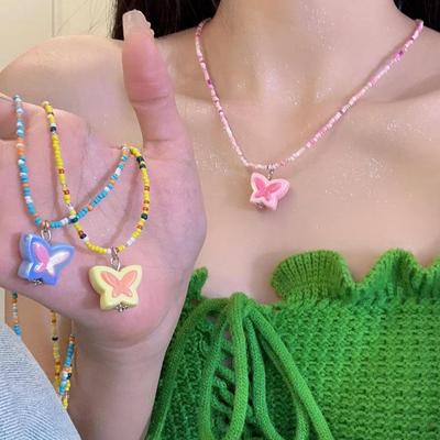 Collana Farfalla Colorata con Perline: Catena Clavicola Stile Y2K Lusso Leggero per Donna