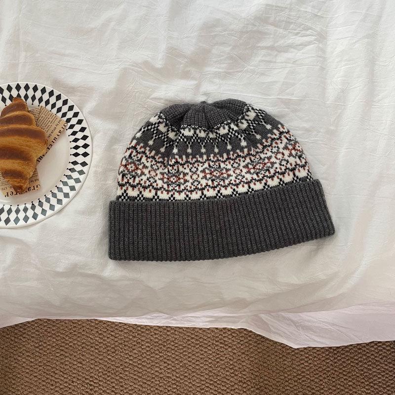 Vielseitige Damen Wollstrick-Wintermütze – Winddicht, weich und stilvoll für Pendler