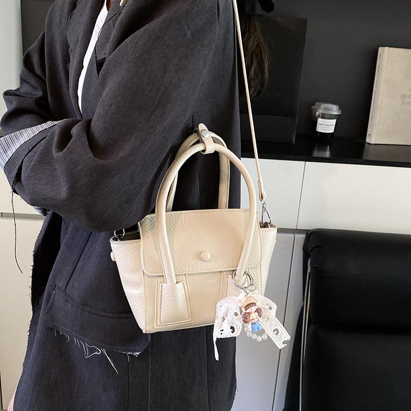 Fashion Handbag Women's New Versatile Shoulder Messenger Bag