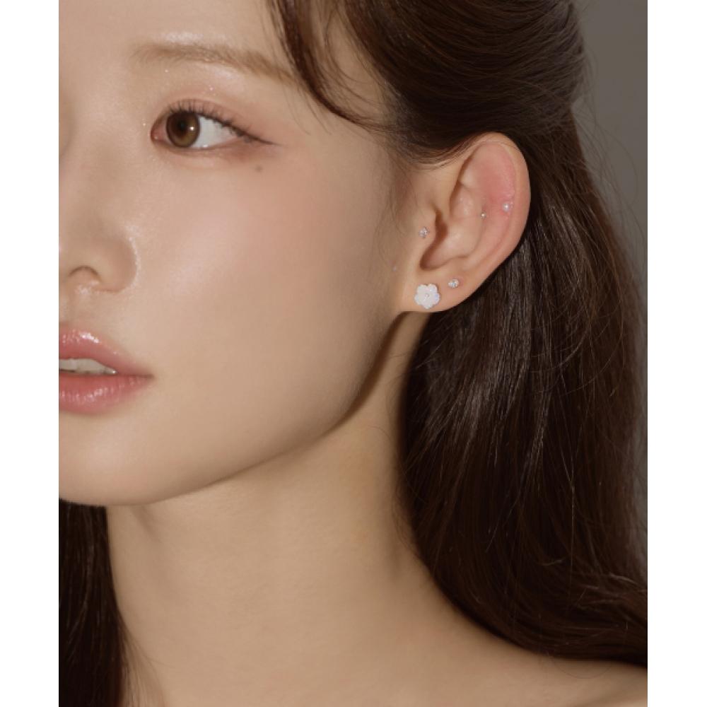 Wbl Glossy Muse Bleed Therapy Earache Jewel Patch  2type flower