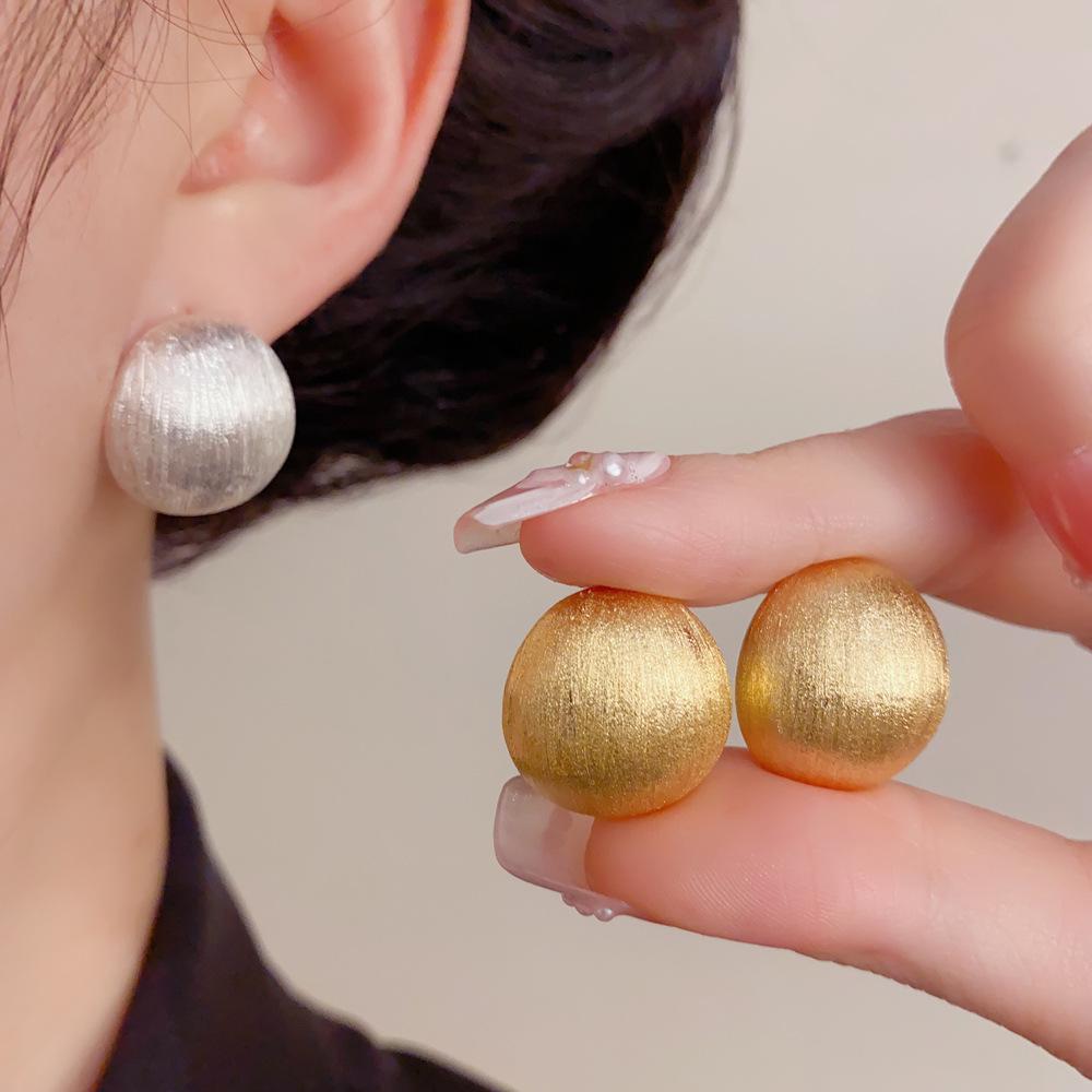 Unique Brushed Metal Oval Stud Earrings - Fashionable, Simple Design with Personality