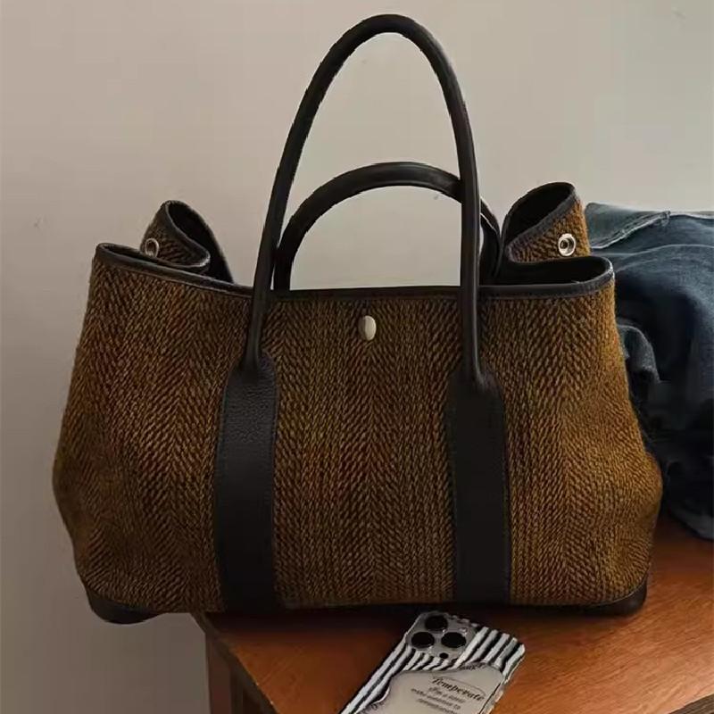 Fashion New Woven Fashion Casual Tote Bag 2024 Summer Commuter Shoulder Personalized Large Capacity Women s Bag