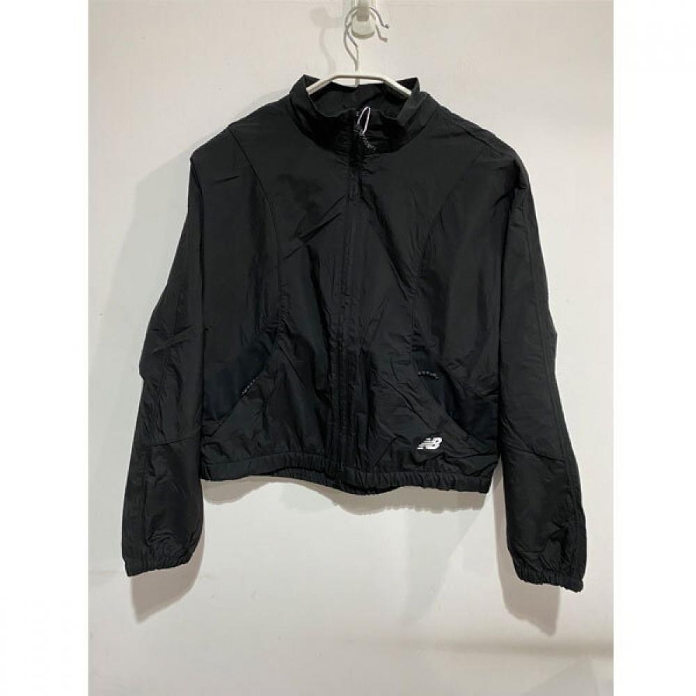 

New Balance Essential Lightweight Stand Neck Woven Jacket Nbnag2w412 (19)Black/95(L)