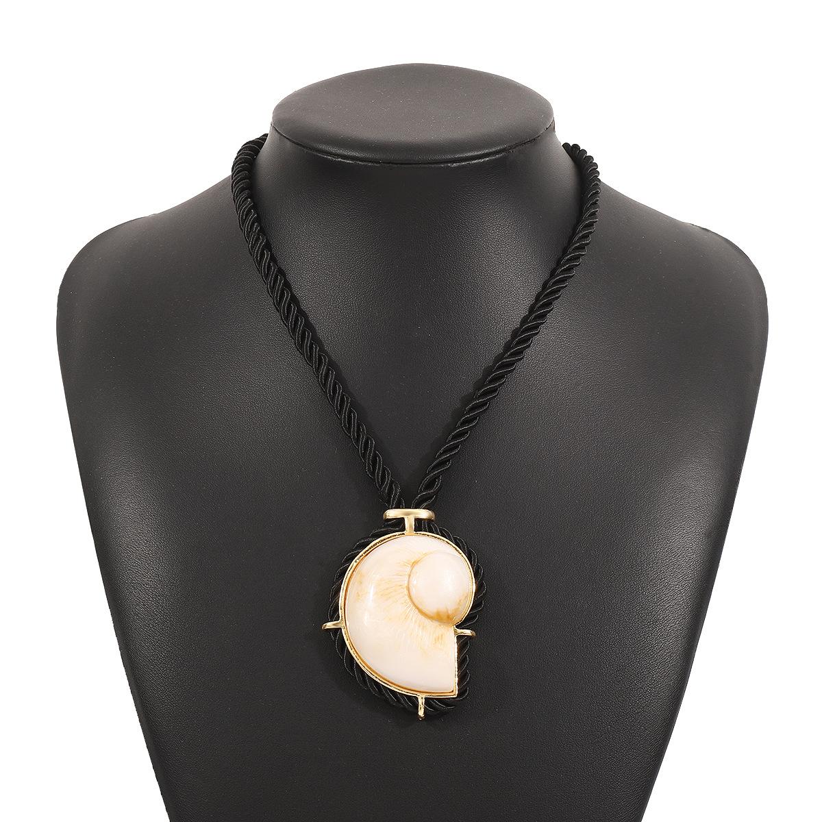 

New Design Resin Conch Choker Necklace 2024 Trend Holiday Party Jewelry Woman Fashion Charm Accessories Gift