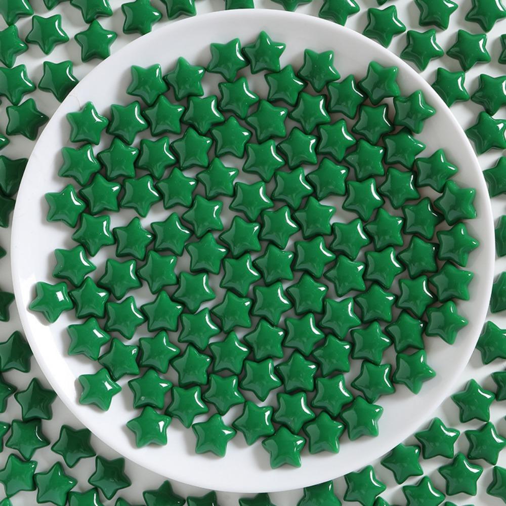 

50 шт./пакет, украшенная рождественскими украшениями красная, темно-зеленая пятиконечная звезда, аксессуары из смолы, крем для самостоятельного изготовления, чехол для телефона, шпилька, материал для звезд зелёный