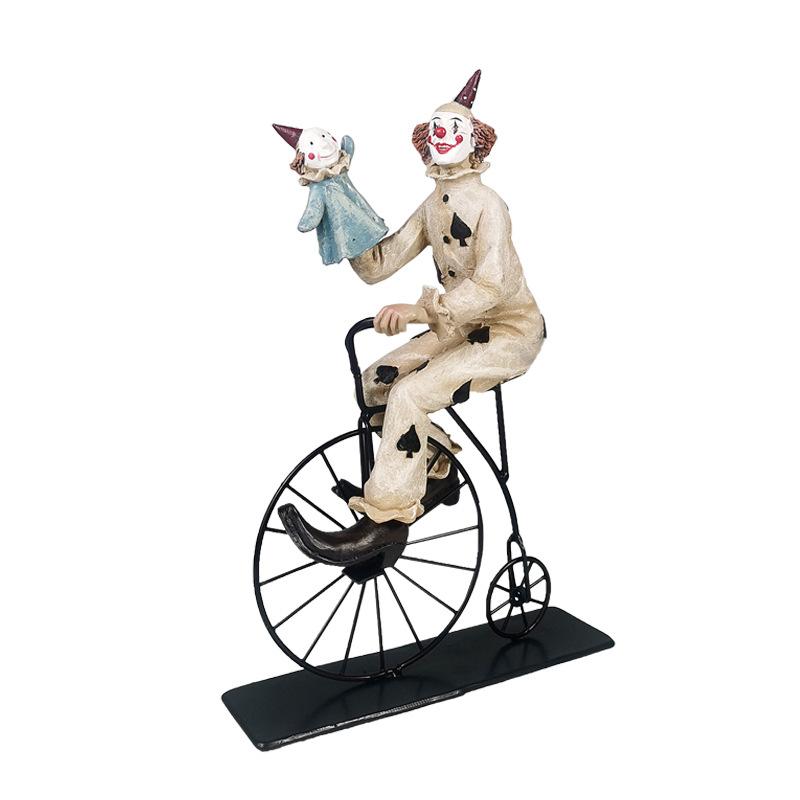 European Vintage Circus Clown Figure Lovely Doll Resin Ornaments Creative Design Home Model Room Decoration Durable
