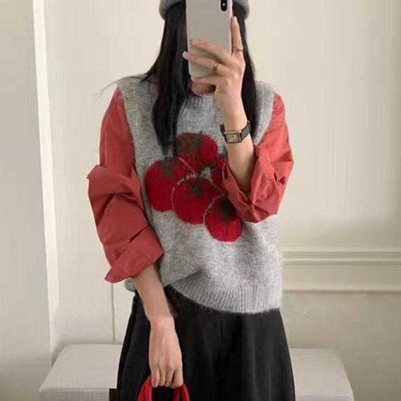 2026 Autumn/Winter Women's Korean Round Neck Wool Vest with Persimmon Ruyi Cartoon Design