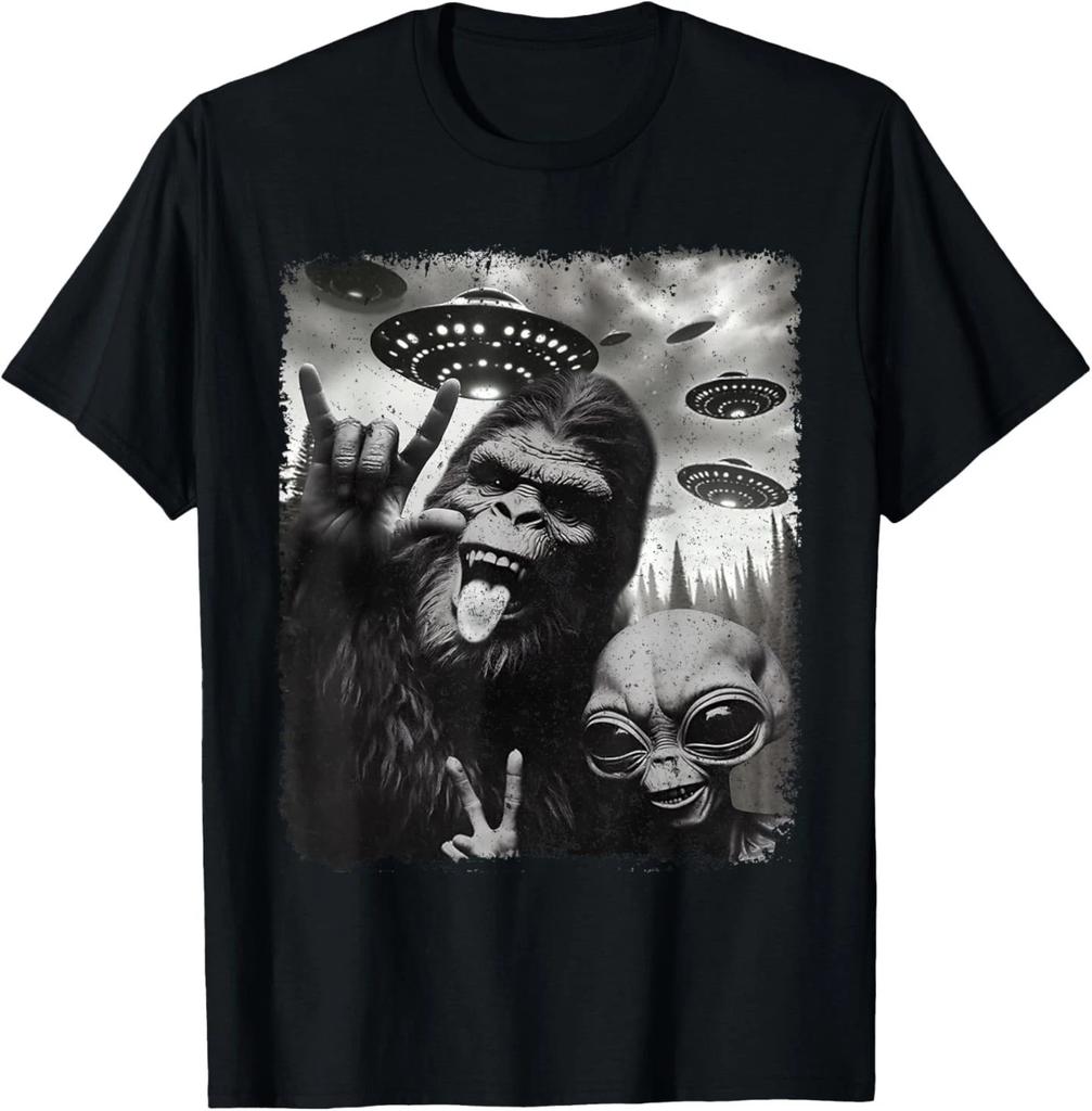 Alien Sasquatch Rock On Hand Sign UFO Selfie T- Shirt