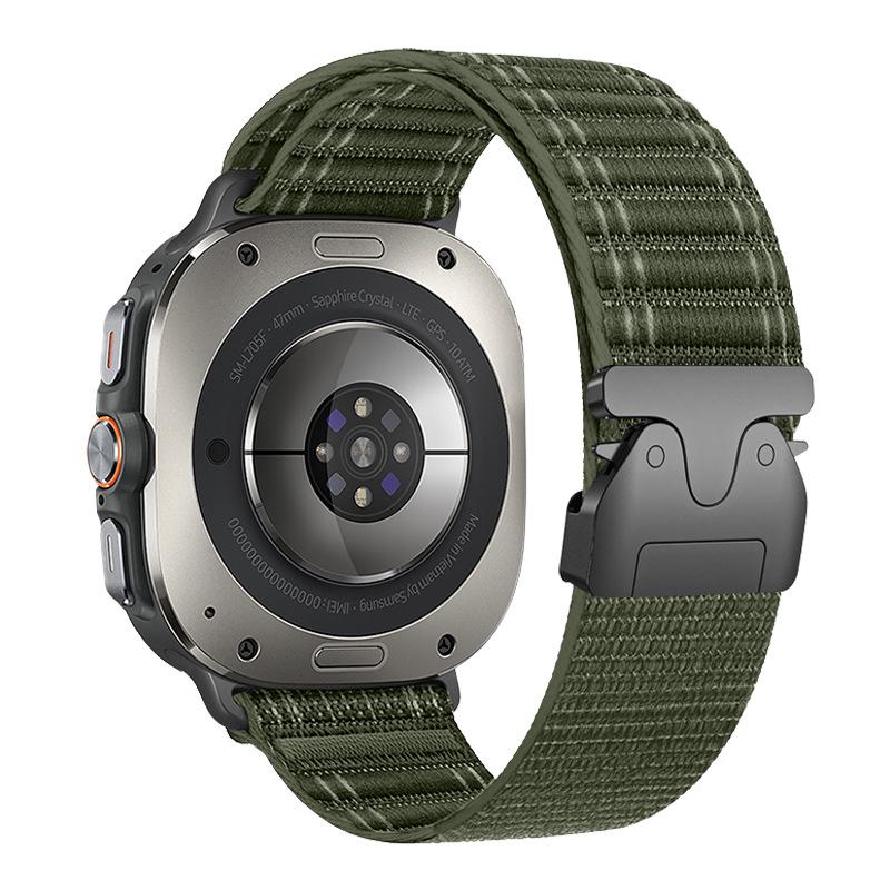 

Нейлоновый ремешок Samsung Watch7 Ultra с волнистым узором и застежкой-паракордом 47mm Black Connector