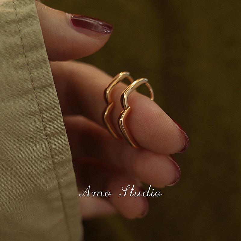Stylish S925 Sterling Silver Gold-Plated U-Shaped Geometric Earrings for Women: High-End Niche Design, Simple Hoops, and Cuffs. White Gold Pair