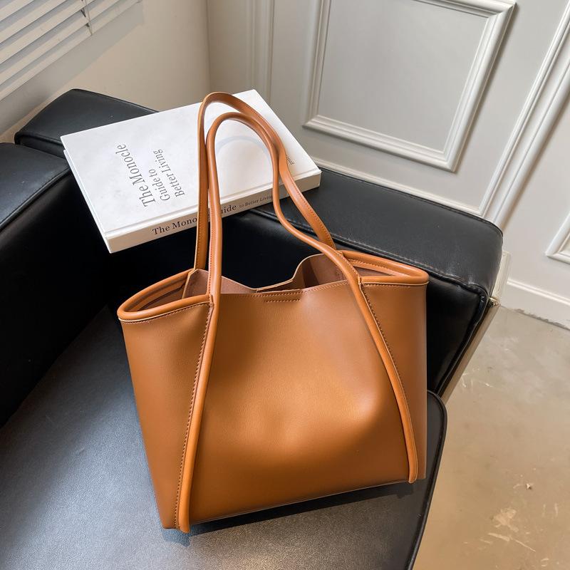 

Ретро Премиум Высокая емкость Одна сумка на плечо Сумка Сумка Пригородная сумка Женский рюкзак