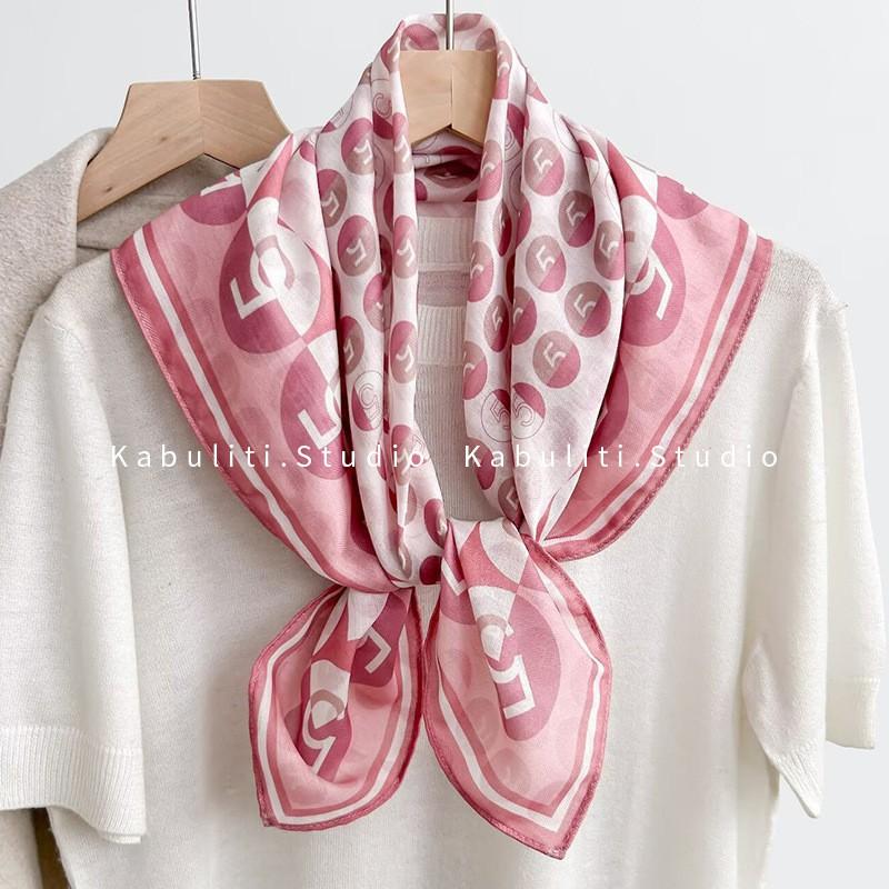70x70cm Lightweight Square Scarf Women Vintage Black Floral Print Silk-Feel Neck Wrap UV Protection Stylish Accessory