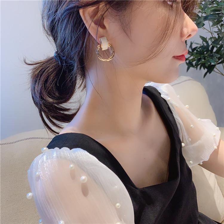 Silver needle retro metal feeling circle imitation opal European and American personality high-grade geometric earrings for 