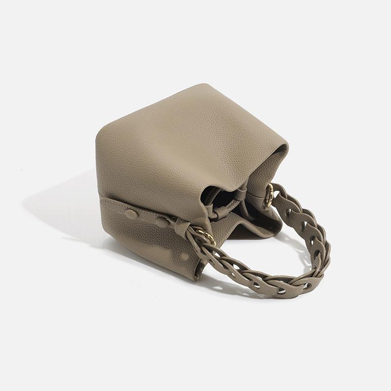 Spring New Product Soft Leather Vegetable Basket Bag Premium Commuter Single Shoulder Crossbody Bag Mini Bucket Handbag for Women