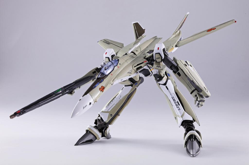 TAMASHII NATIONS DX Chogokin Messiah Valkyrie VF-25A (Standard Model)