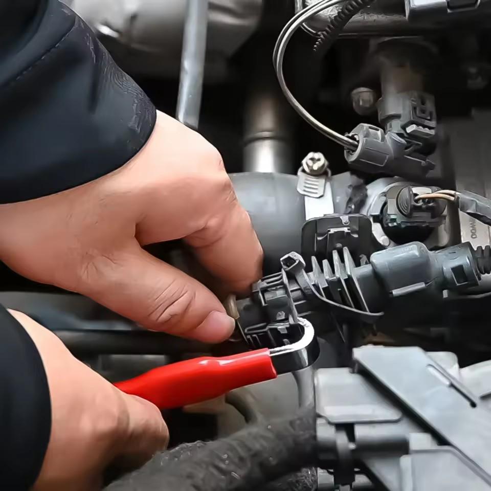 Outils de démontage et de séparation de connecteurs de bornes électriques automobiles, outils de démontage et de séparation de fiches de faisceau de câbles automobiles