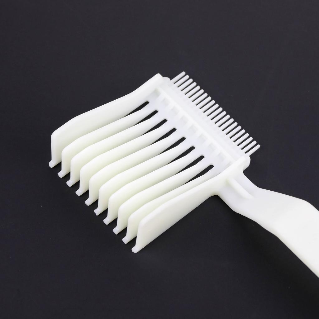 Professional Hair Styling Comb with Graduated Teeth and Oil Head for Perfect Haircuts