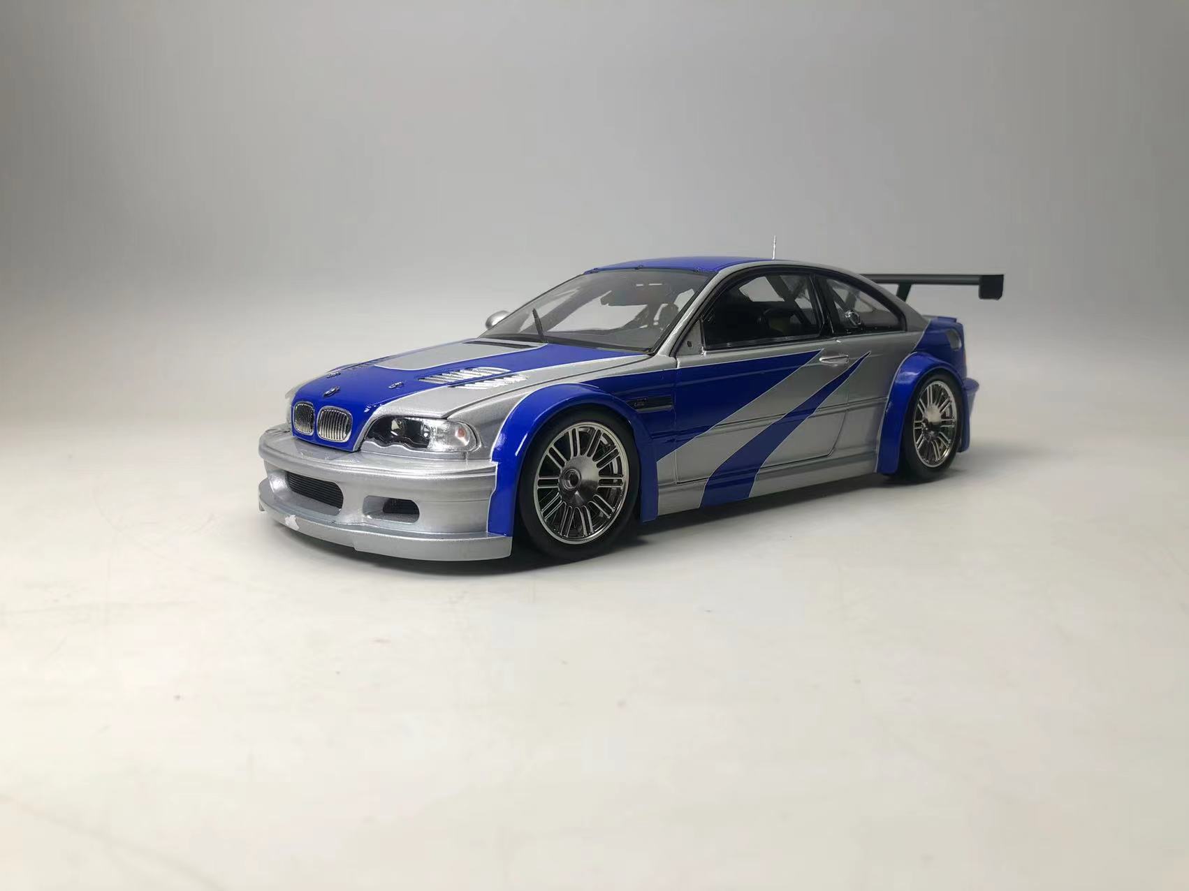 

Модель автомобіля 1/18 M3 E46 GTR - DCN diecast models синій