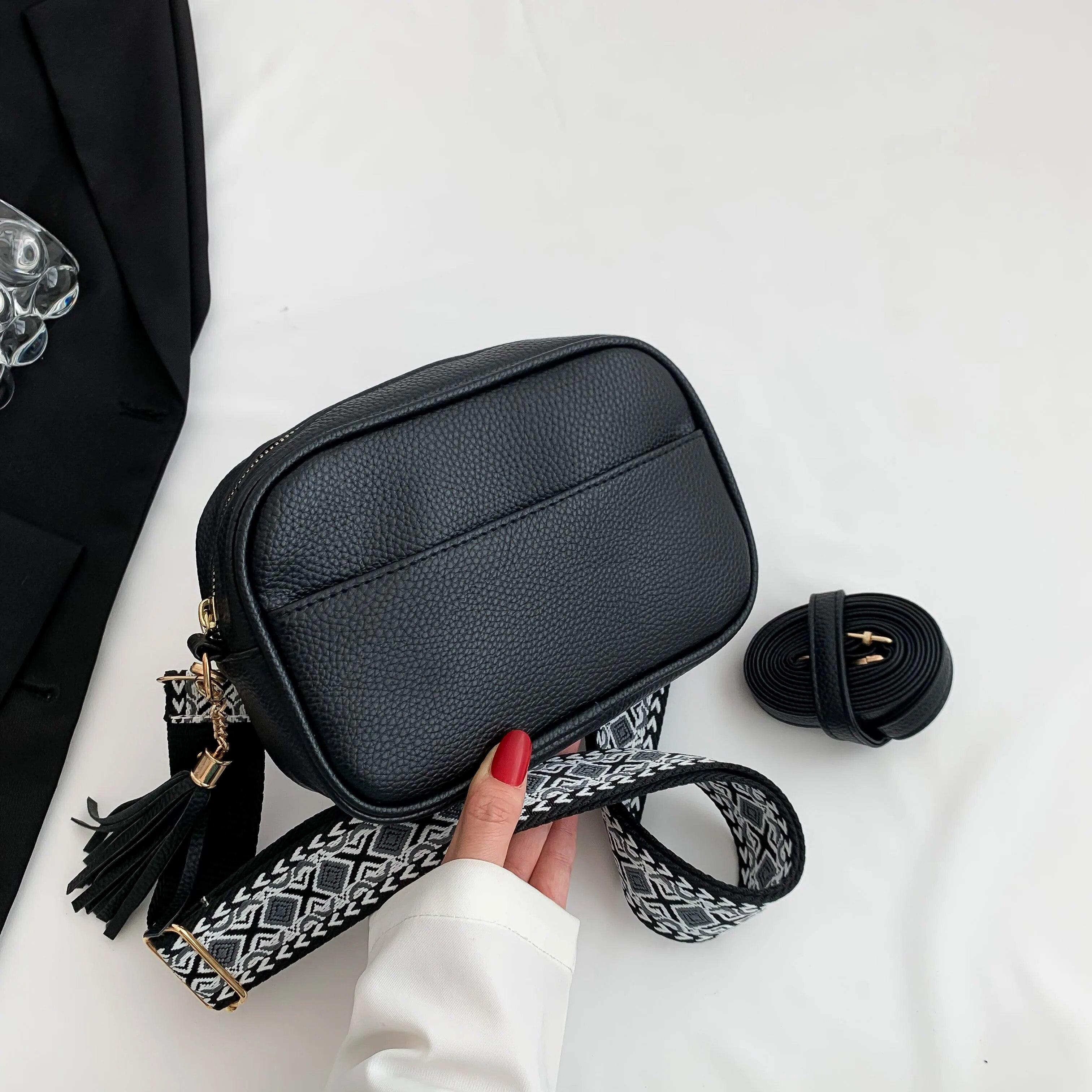 

Маленькие сумки через плечо для женщин 2024, зимняя дизайнерская трендовая сумка из искусственной кожи под мышками с широким плечевым ремнем, женские сумки чёрный