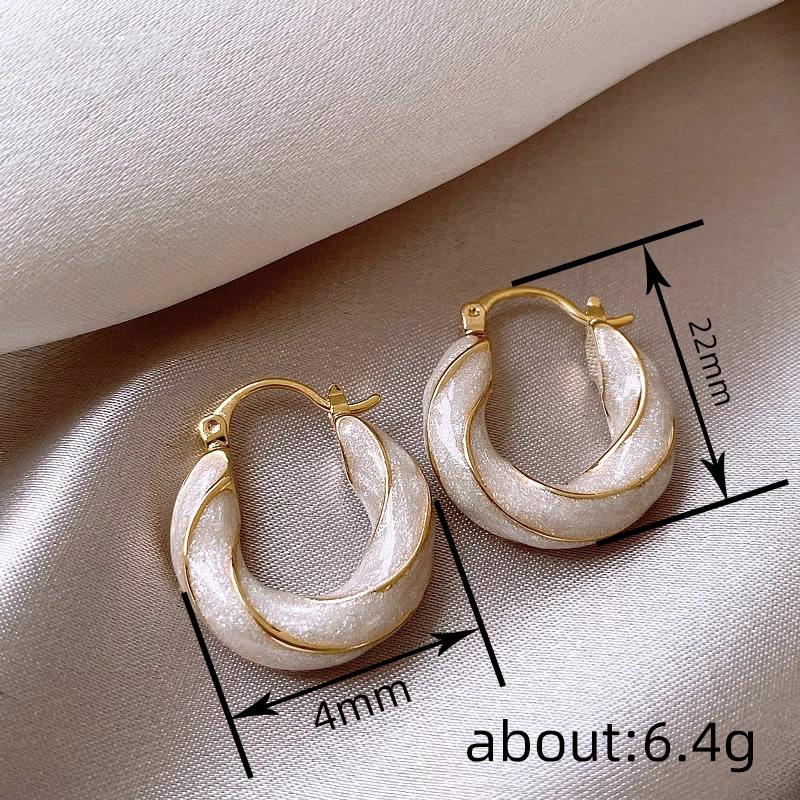 Daren gentle wind ear buckle, metal painting oil fine flash exquisite, threaded ins wind jewelry
