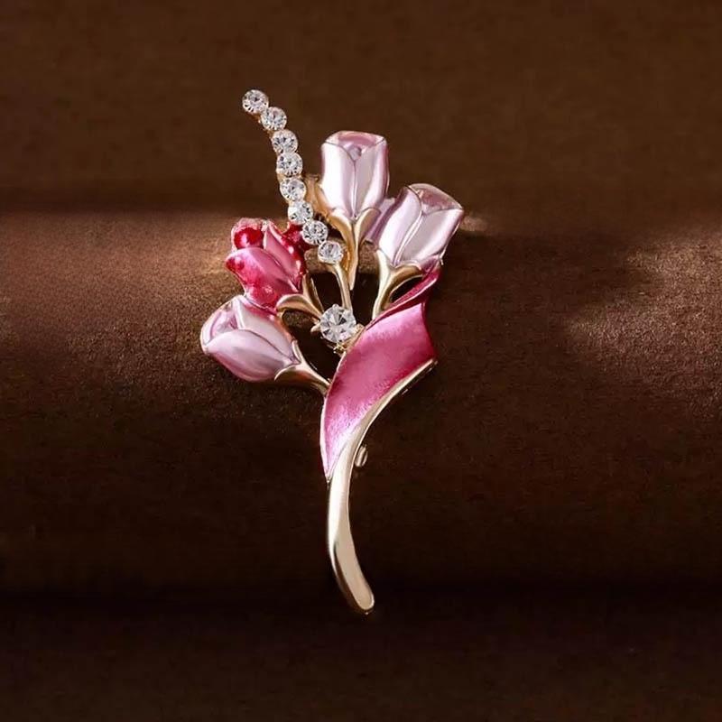 Water Diamond Enamel Tulip Brooch for Ladies, a High-end Pearl Flower Brooch, a Fashionable Brooch розовый