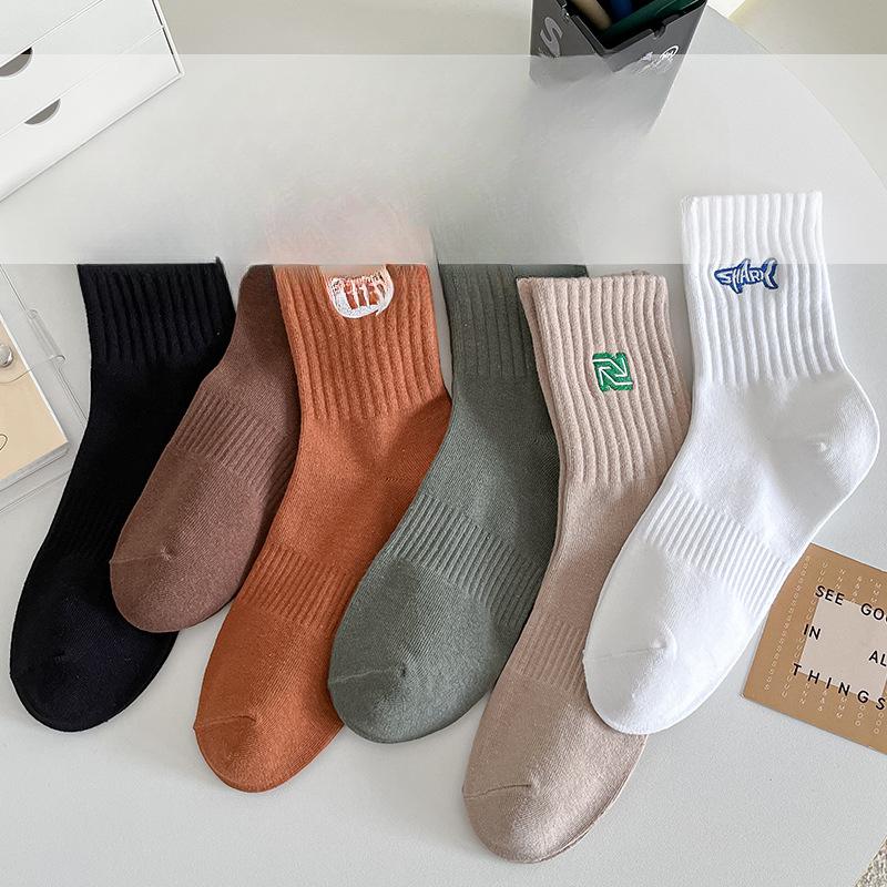 Herren Herbst- und Wintersocken: Deodorierend, Schweißabsorbierend, Einfarbige Baumwollsocken, Bestickt, Warm, Sportliche Wadenlange Socken, Lange Socken