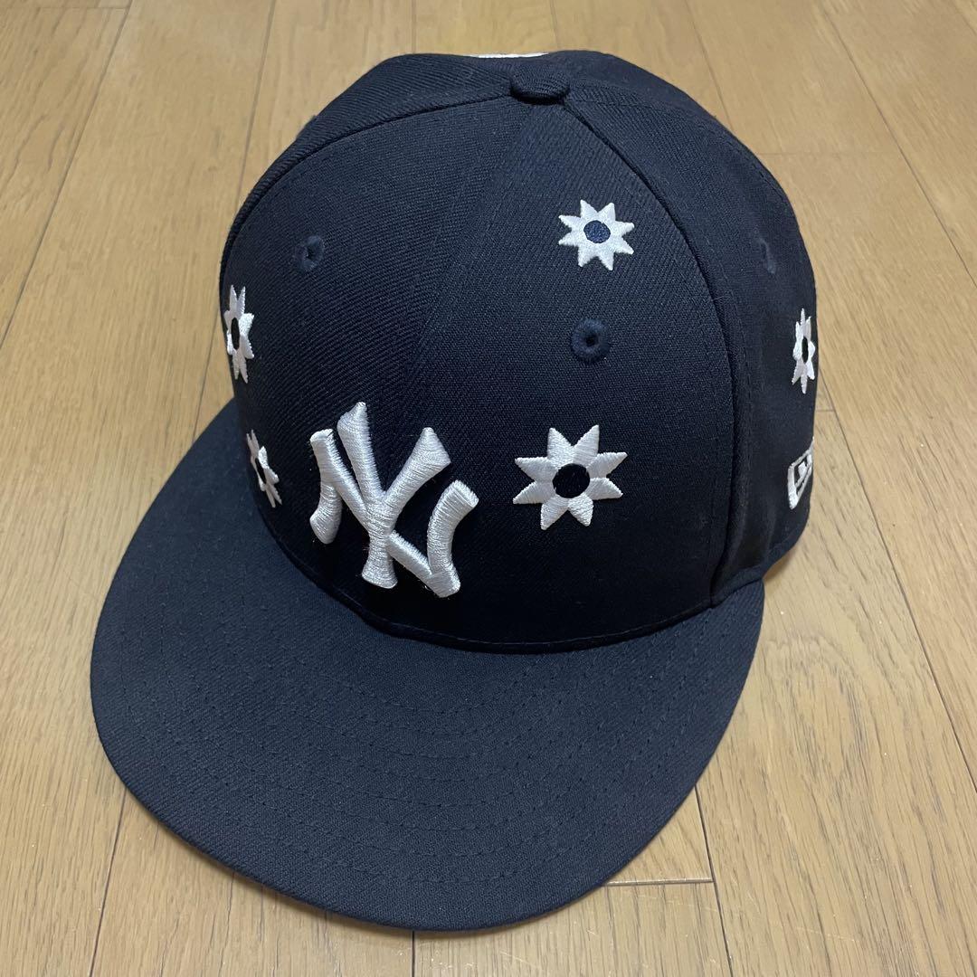 

[USED] New Era Flower Embroidered 59FIFTY Navy New York Yankees