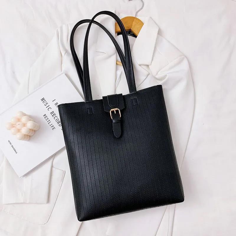 

Женская повседневная сумка, однотонная универсальная поясная сумка большой емкости, винтажная сумка на одно плечо, сумка-мессенджер 30*30*8cm чёрный