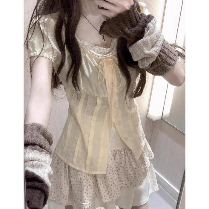 

Women s Light Yellow Floral Two-Piece Set: Short-Sleeve Top & Irregular Skirt L