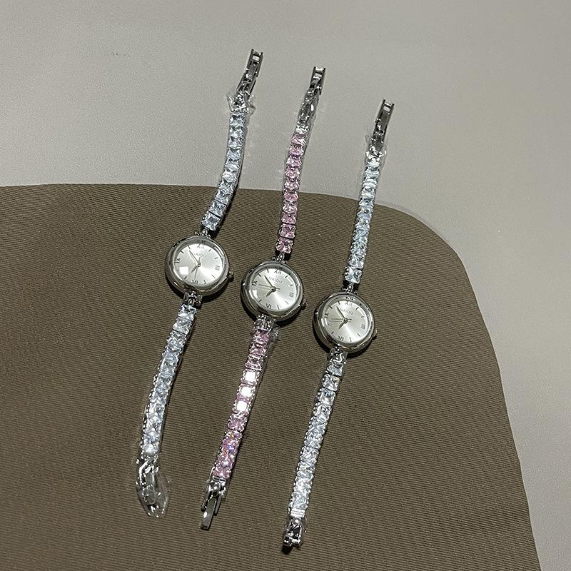 Light Luxury Rhinestone Temperament Bracelet Watch Niche High-End Sense Simple Fashion Medieval Women'S Chain Women'S Watch