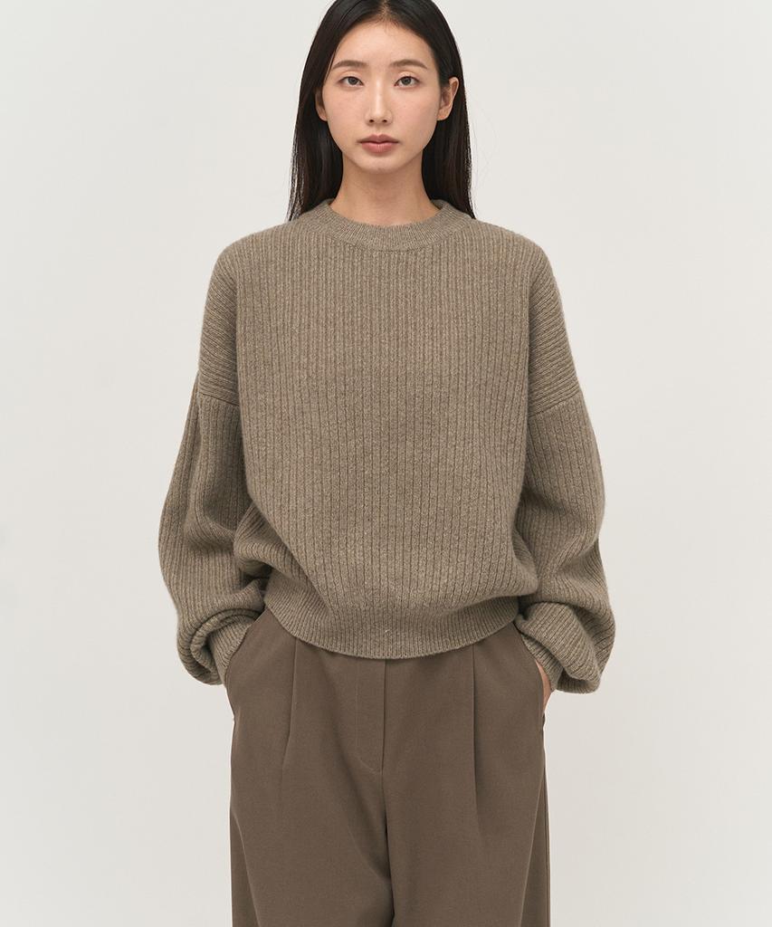 Leopeusaideuhwaiteulabel Classic Crewneck Knit Oatmeal