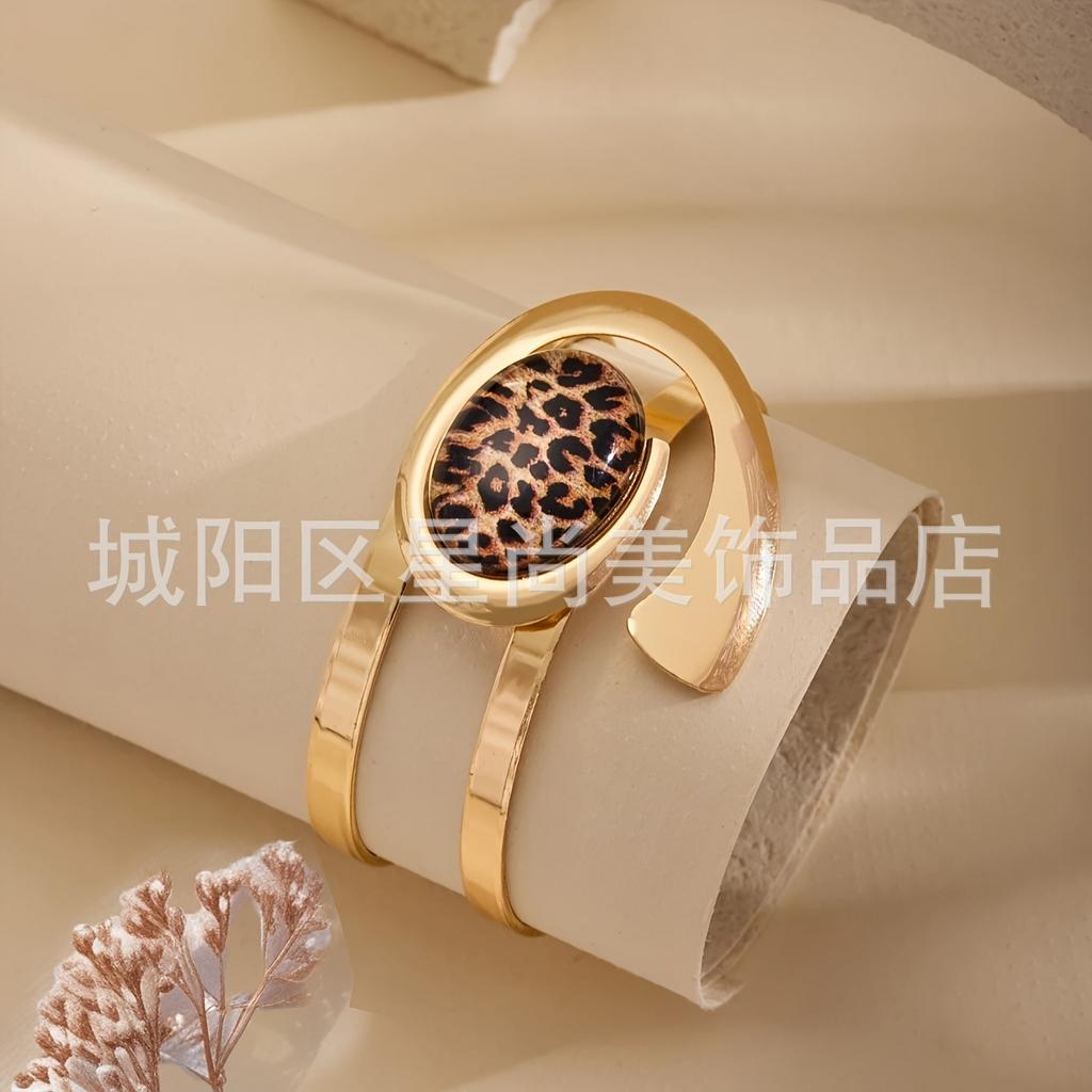 Vintage Leopard Print 5-piece Set Elegant Golden Letter Collar and Earrings, Ring, Bracelet Set