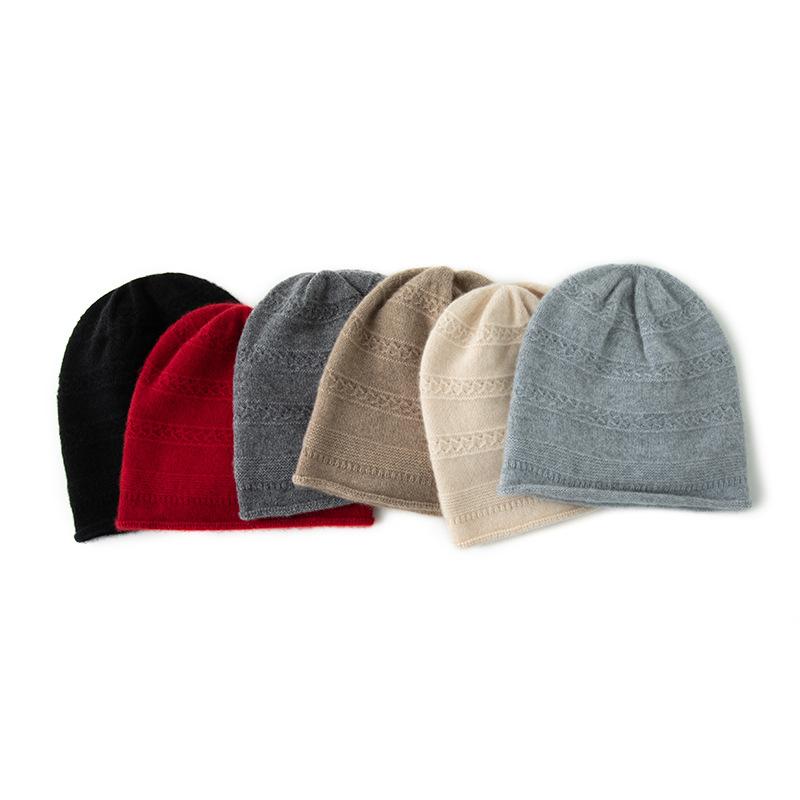 Weicher Kaschmir Herbst und Winter Neuer Stil Damen Einfarbig Jacquard Gekräuselte Zehenkappe Warm Ohrenschutz Strickmütze