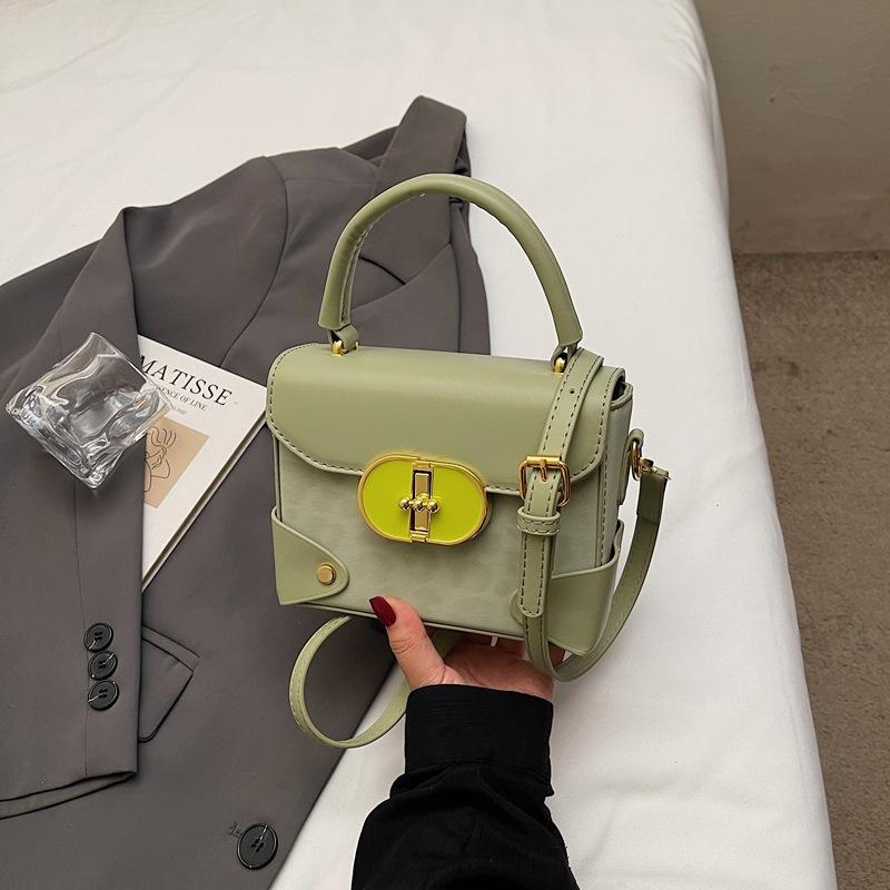 

Versatile personality new fashion trend box bag niche high value handbag Maillard fashion small square bag зелёный