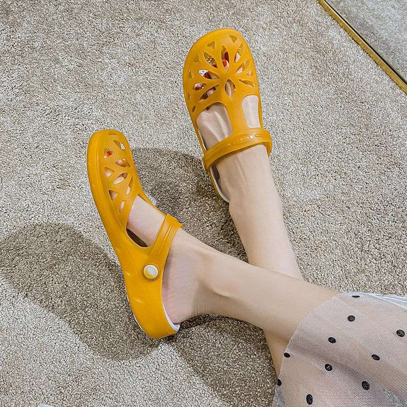 Sandals Women's Summer Jelly Hole Shoes Women's Slippers New Korean Version Fashion Mary Jane Sweet Student Beach Shoes Tide