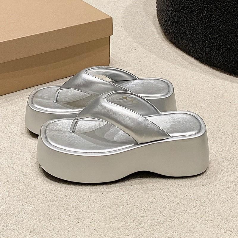 Summer Women Pu Rubber Sole Casual Beach Sandal For Relaxed Summer Wear