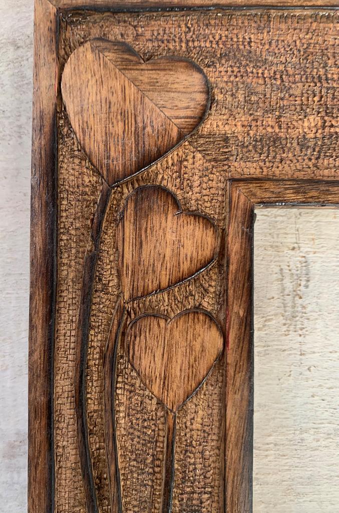 Cornice per Foto in Legno Intagliata a Mano con Cuori | Cornice per Foto Rustica Vintage