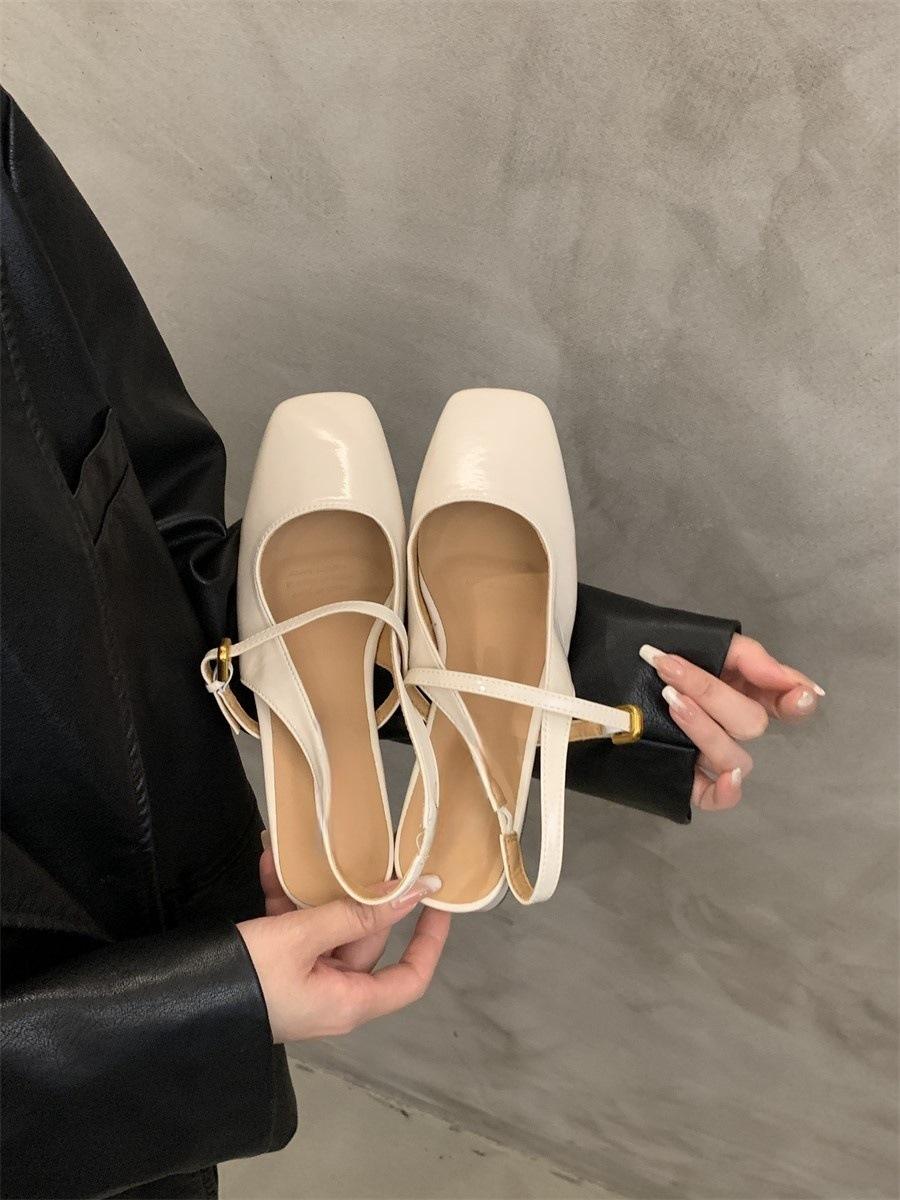 

Coarse heel bag head sandals, women s shoes are versatile, spring 2025 new patent leather light mouth French gentle wind shoes 40