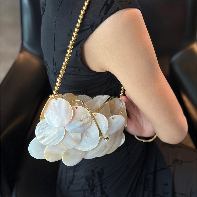 Luxury Banquet Bag Elegant Women's Hand-woven Beaded Natural Shell Bag Fashiable High-end Travel Shoulder Bag Creative Handbag