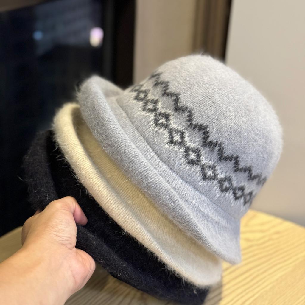 Autumn and Winter Cold proof and Warm Fisherman Hat Sweet Fashionable and Versatile Basin Hat Rolled Edge Ear Protection Windproof and Thickened Hat