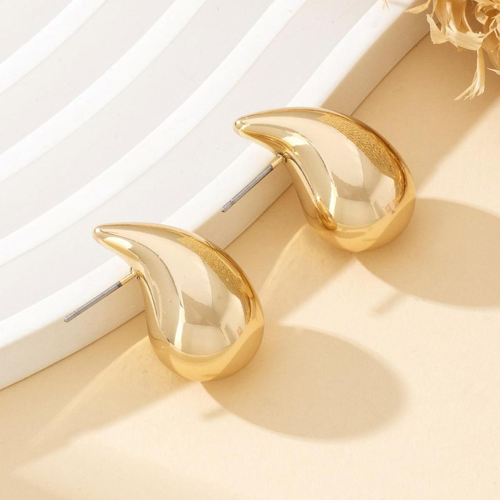 Trendy European-American Water Drop Earrings: Fashionable, Versatile, and Bright